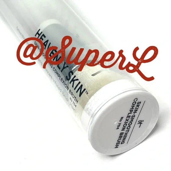 NEW It Cosmetics HEAVENLY SKIN SKIN-SMOOTHING COMPLEXION BRUSH #704 Foundation